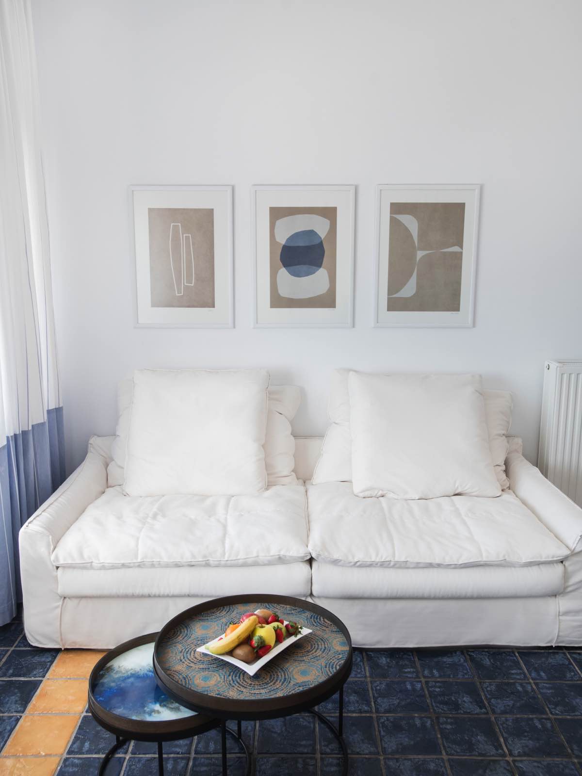 lilium hotel santorini honeymoon suite 01