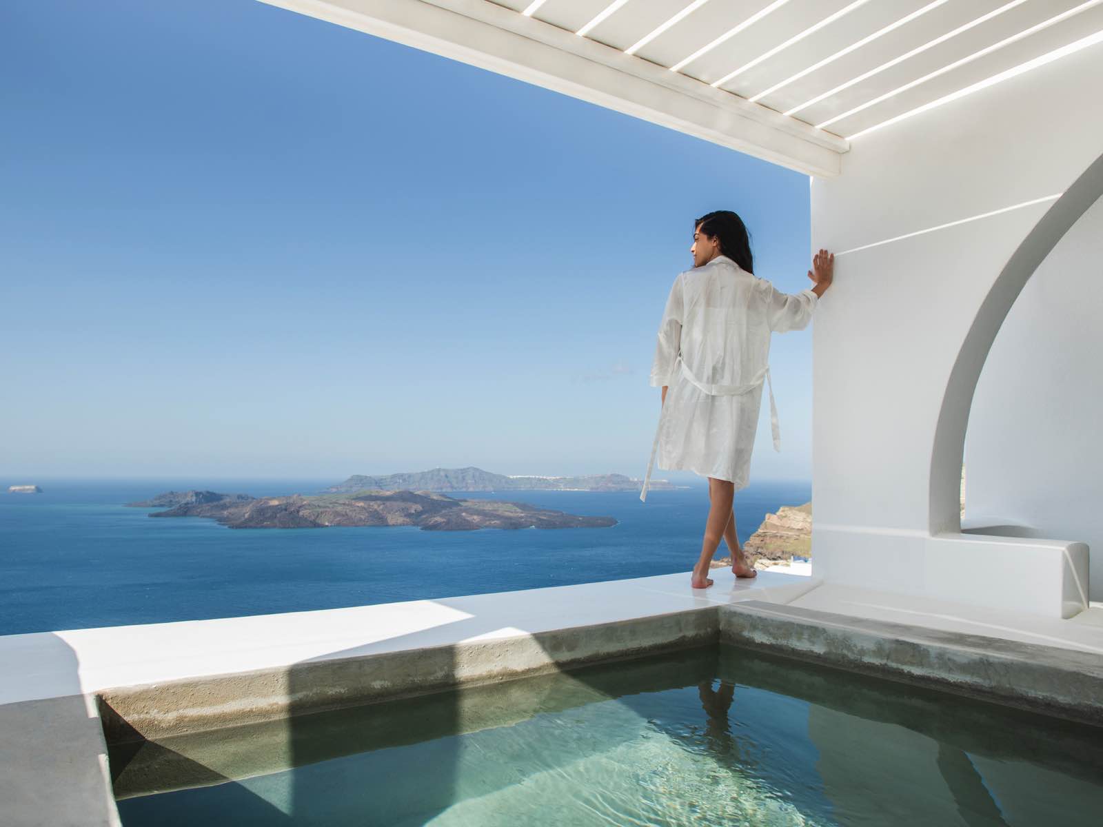 lilium hotel santorini honeymoon suite 04