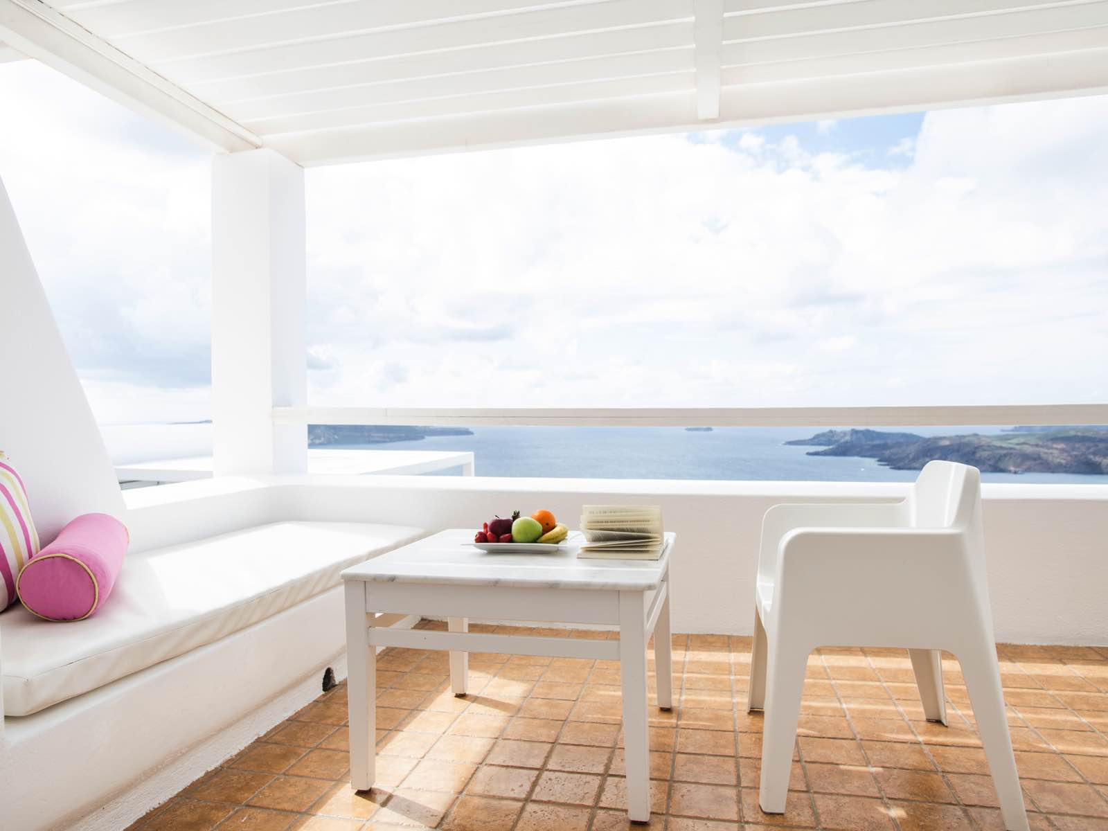 lilium hotel santorini standard room 03