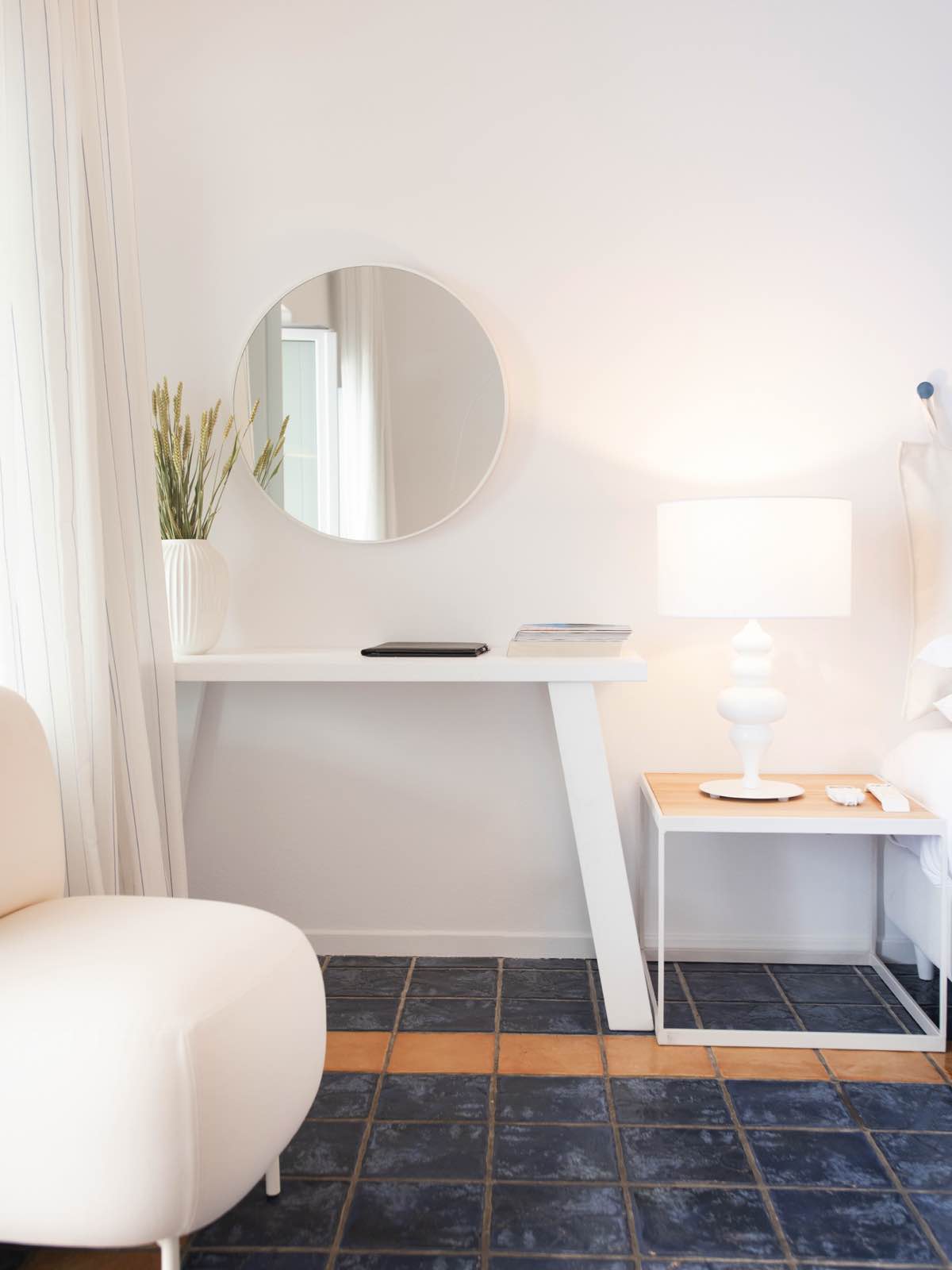 lilium hotel santorini standard room 05