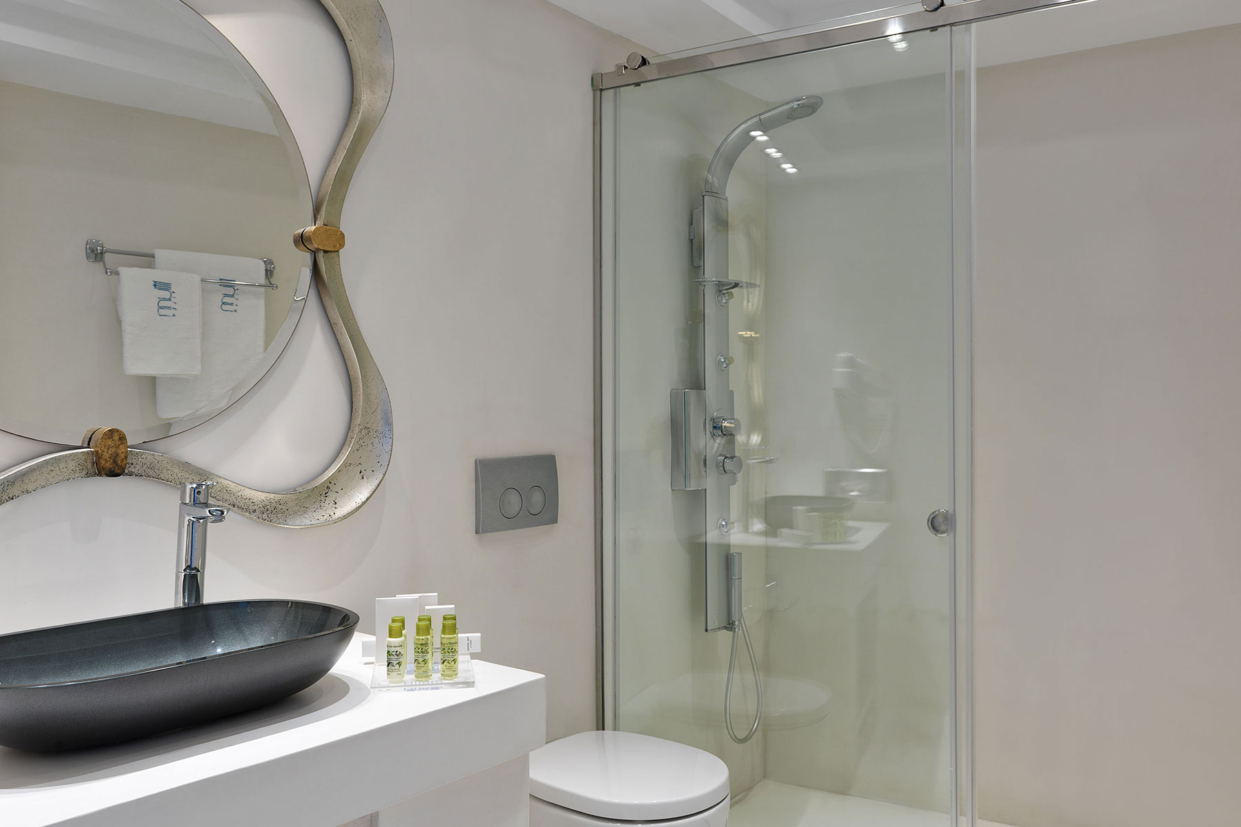 pool level lilium hotel santorini_3523