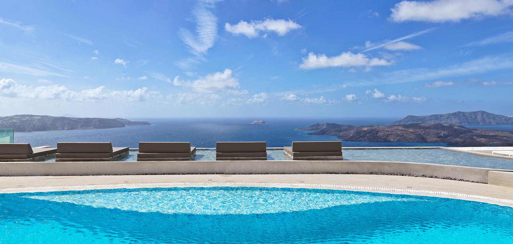 services lilium hotel spa fira santorini 4